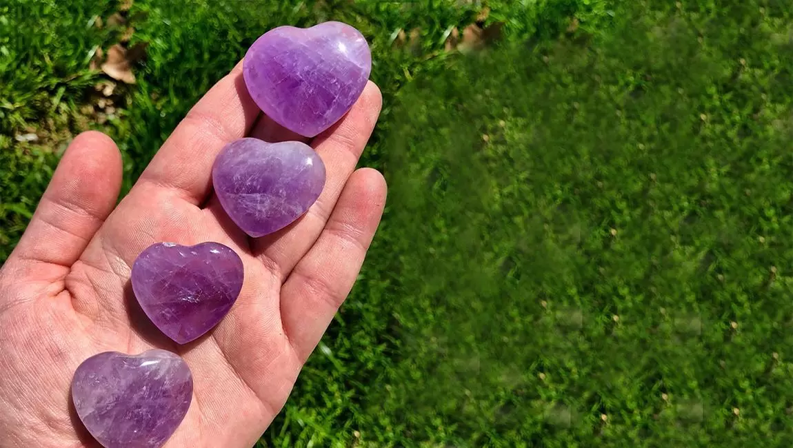 Do you know who can wear an amethyst crystal?